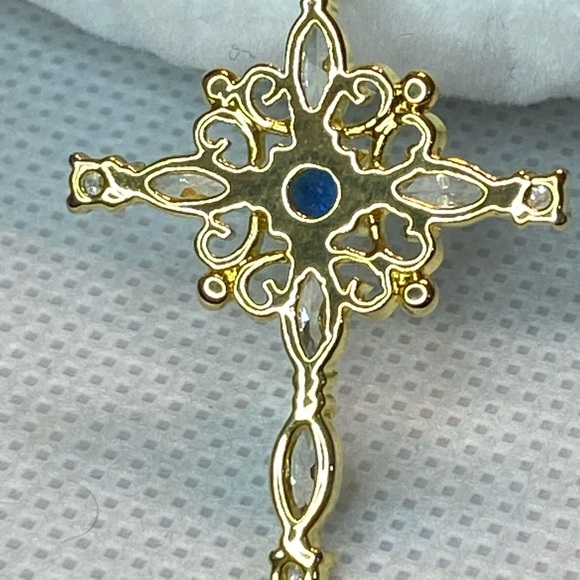 COPY - Gold Filled Cross Necklace! - Picture 4 of 12